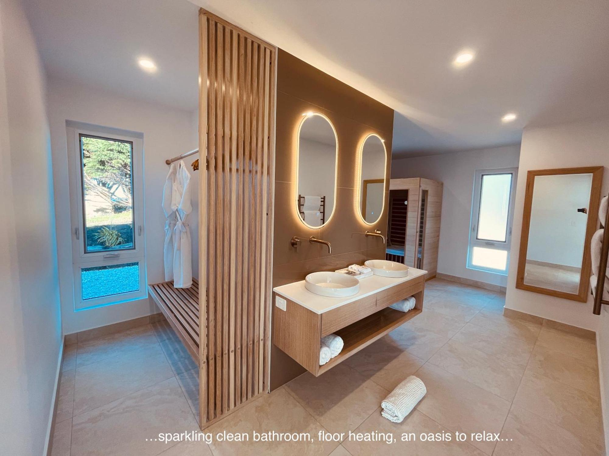 Saltwater - Absolute Oceanfront, Fire Pits, Some Villas With Hot Tubs And Sauna Falmouth Zewnętrze zdjęcie