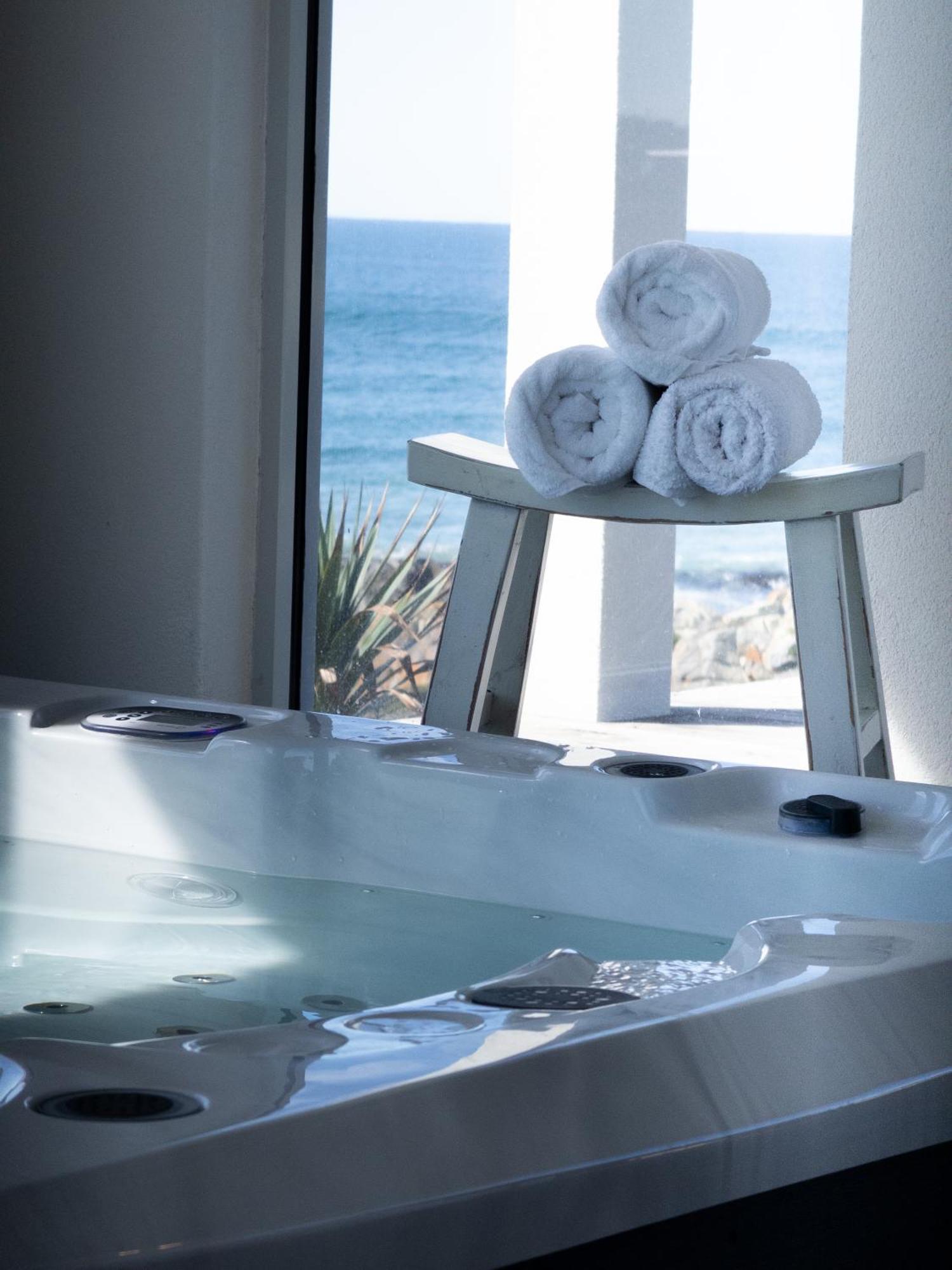 Saltwater - Absolute Oceanfront, Fire Pits, Some Villas With Hot Tubs And Sauna Falmouth Zewnętrze zdjęcie